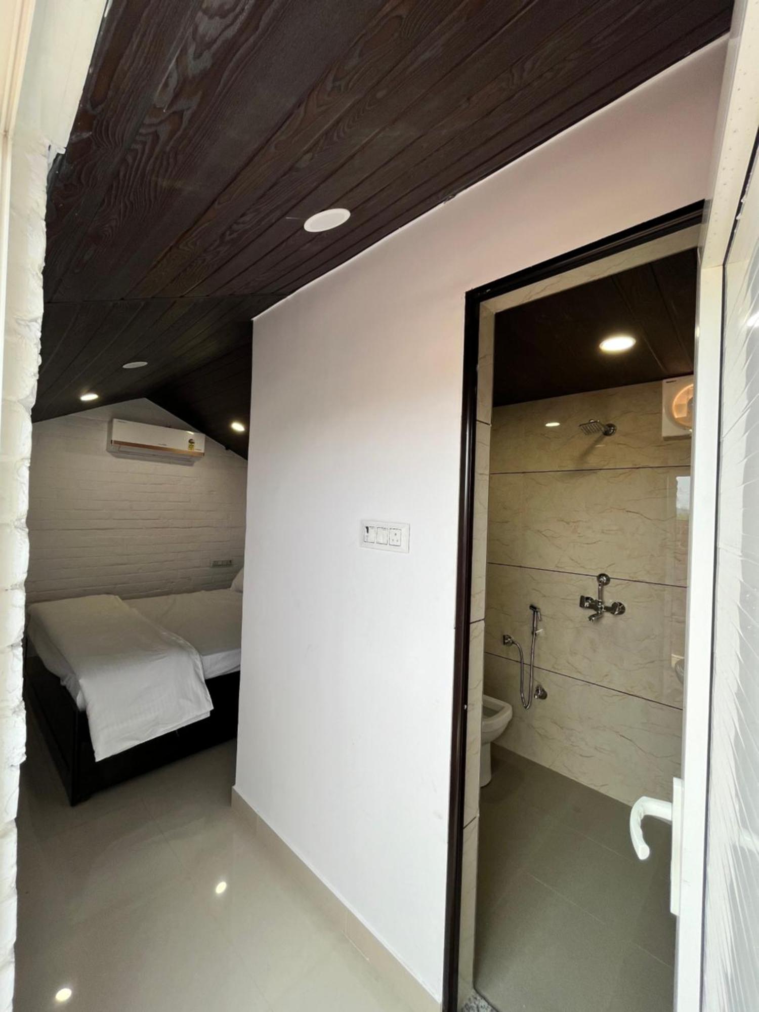 Hotel The Royal Hut Ajmer Esterno foto